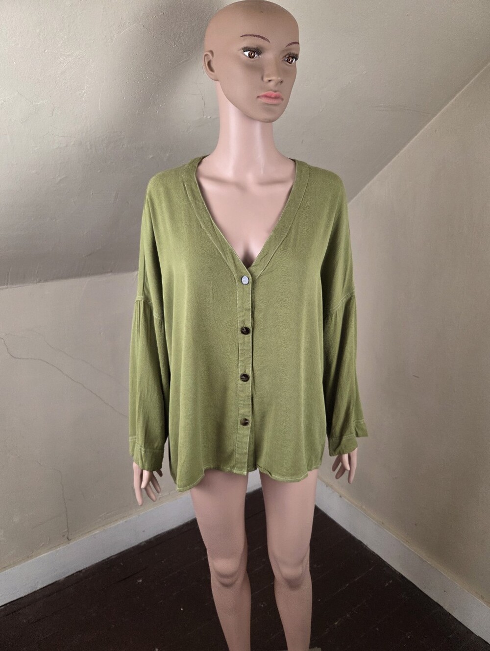 SANCIA Olive Green 100% Tencel Lyocell Oversized Button Front Blouse Top Size L‎